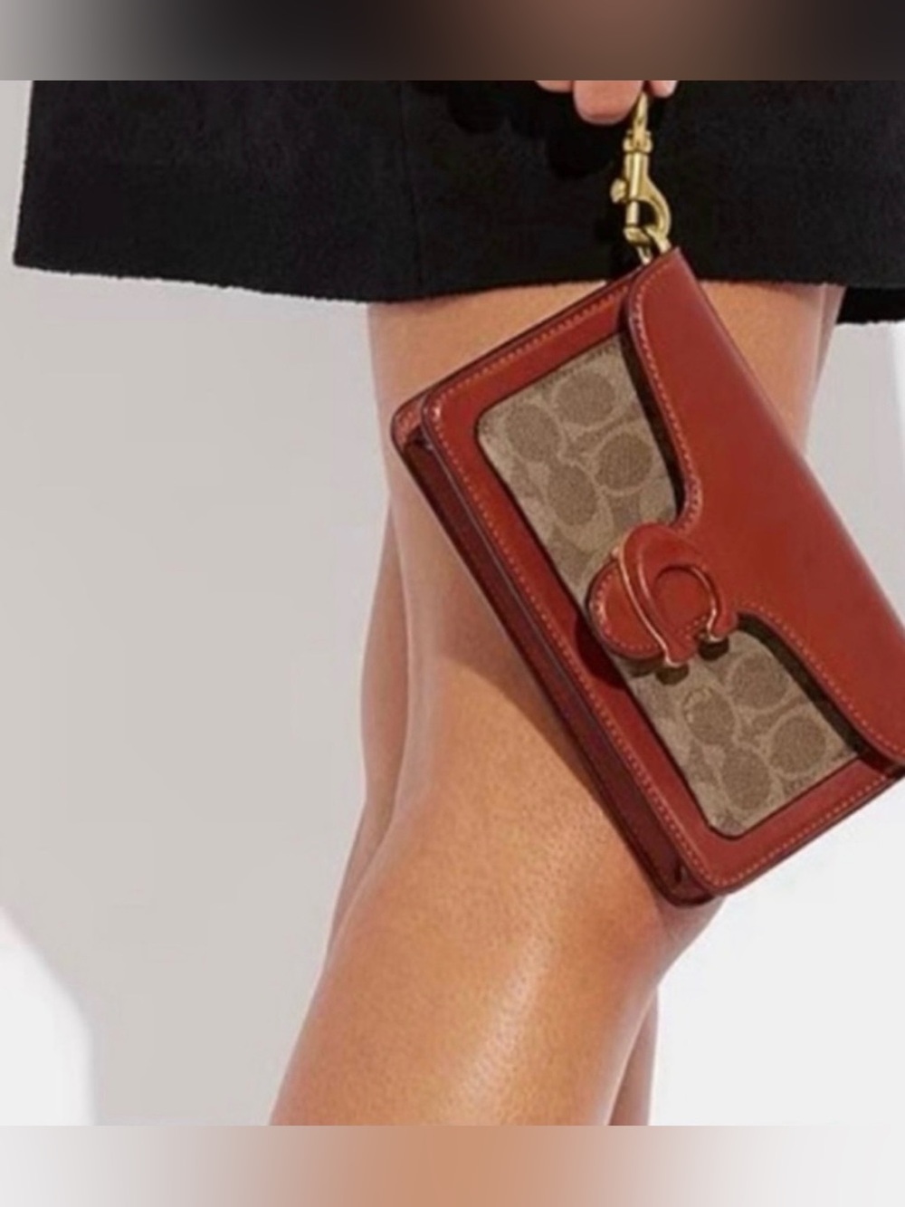 Tabby Wristlet In Signature Canvas - Picture 9 of 11